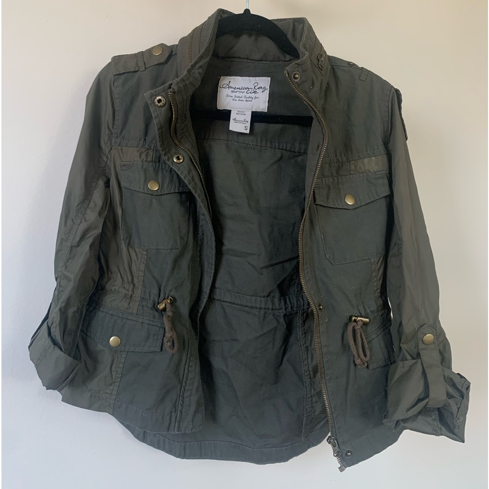 AMERICAN RAG ARMY GREEN UTILITY JACKET IN SIZE SMALL